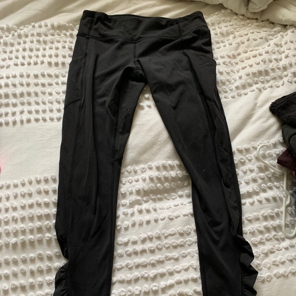 Lululemon run tight